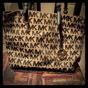 Used Micheal Kors Purse